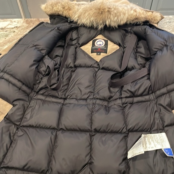 Canada Goose puffer coat - Picture 3 of 16